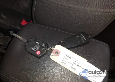 2017 Ford Focus Sel z USA, uszkodzony, nr VIN 1FADP3M28HL212994